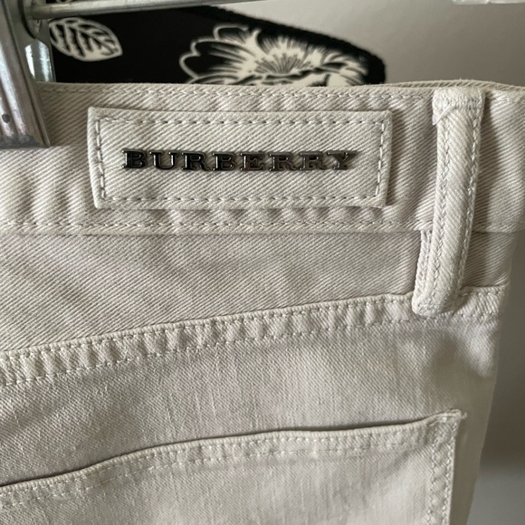 Brand new 100% authentic Burberry jeans - Picture 3 of 10